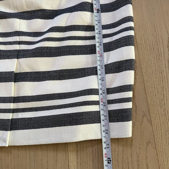 NWOT J.Crew Herringbone Striped Pencil Skirt, SIze 8 - Picture 7 of 8